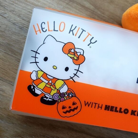 🔹️NIB Hello Kitty White w/Orange Candy Corn Plush Spa Headband - Picture 6 of 10